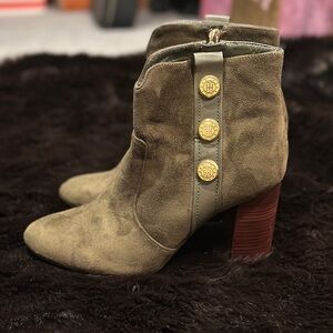 Tommy Hilfiger Olive Heeled Boots with Gold Buttons